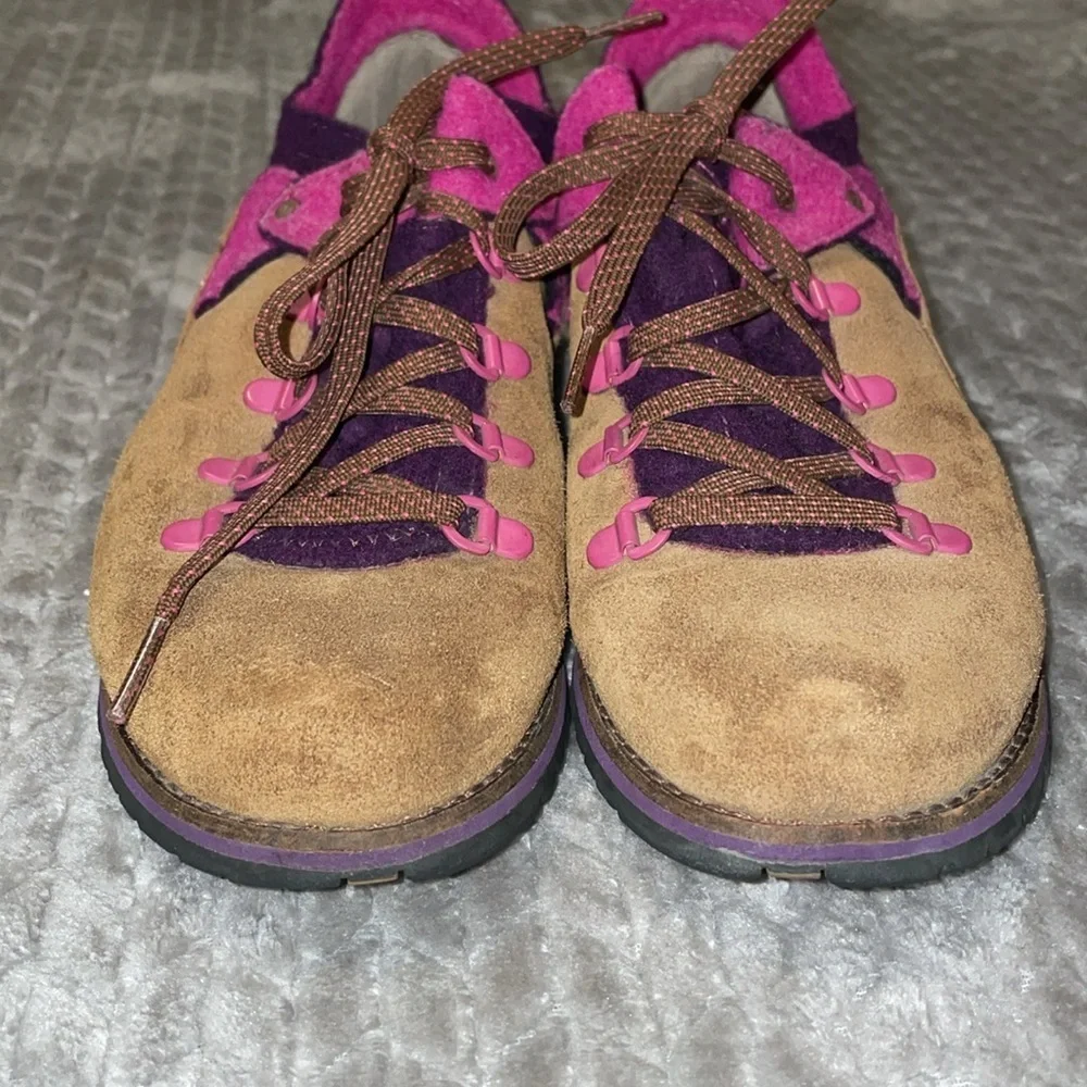 Merrell Dark Earth Shoes.  Size‎ 9.  Vintage. Suede with Wool Sock.